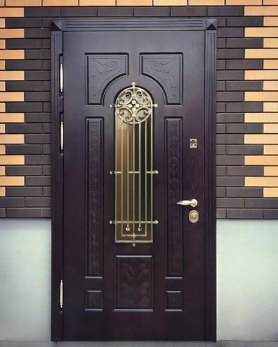 Уличная входная дверь