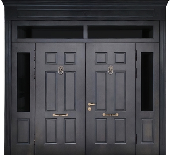 Нестандартная парадная двустворчатая дверь «термо» МДФ с остеклением и кнокерами Нестандартная парадная двустворчатая дверь «термо» МДФ с остеклением и кнокерами