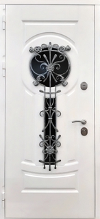 Металлическая термодверь с остеклением и художественной ковкой (МДФ RAL белого цвета) Металлическая термодверь с остеклением и художественной ковкой (МДФ RAL белого цвета)